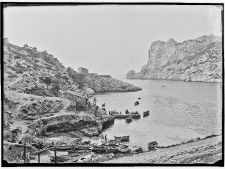 "Massif des Calanques (Bouches-du-RhÃ´ne) : vue plongeante sur le port de pÃªche et la calanque de Sormiou   cabanon"